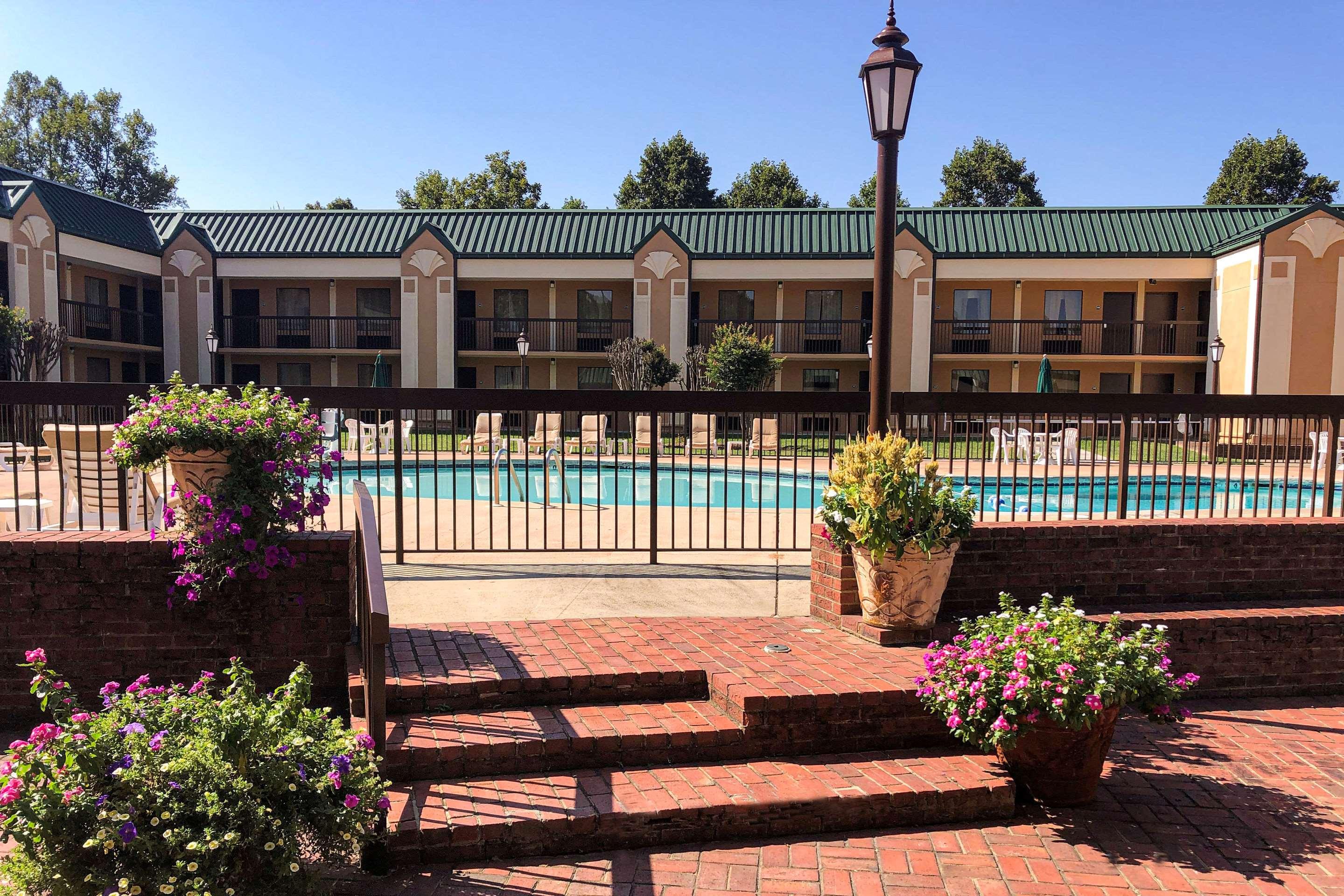 Quality Inn Morganton Exterior photo